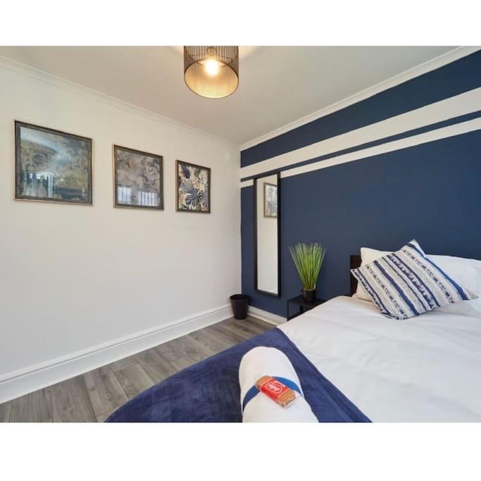 Holiday home B92-hs2-nec-bhx-contractor's-guests Welcome *
